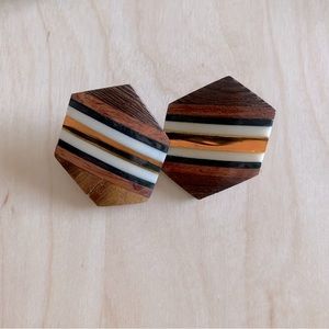 VINTAGE 1970’s WOOD AND RESIN GEOMETRIC EARRINGS HEXAGON SHAPE